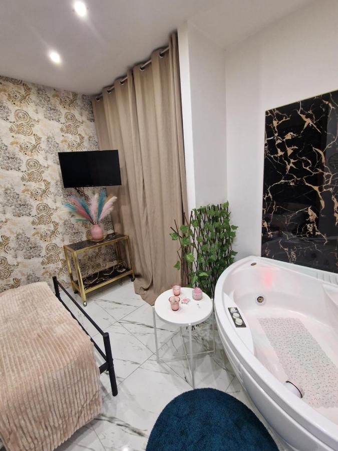 La Camera Νάπολη Εξωτερικό φωτογραφία